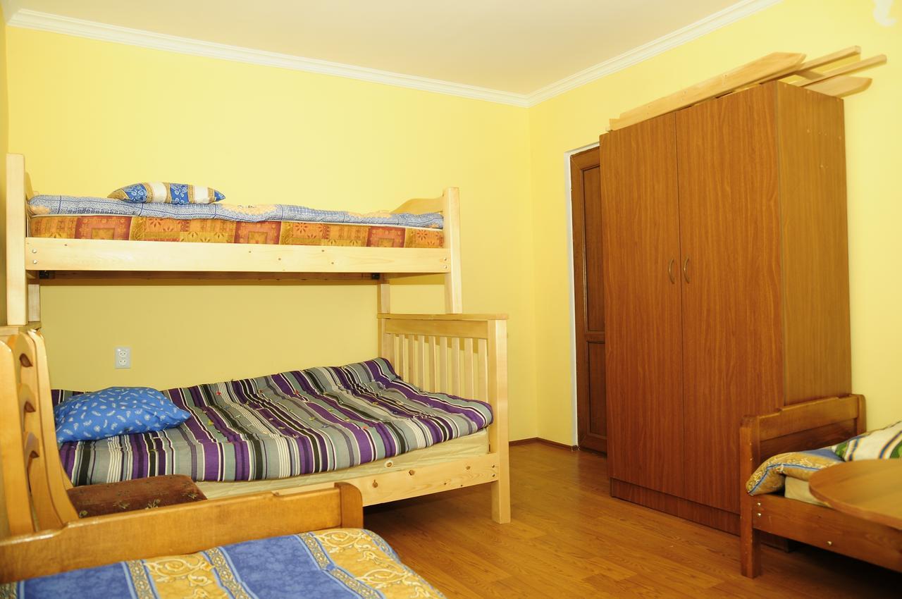 sadgeri 2018 Hotel Bagian luar foto